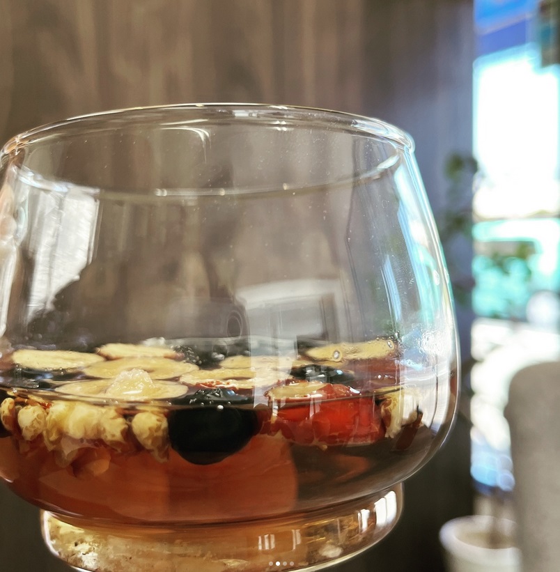 横から見た食べる薬膳茶